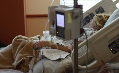 Laparoscopic surgery should be standard Laparoscopic surgery should be standard